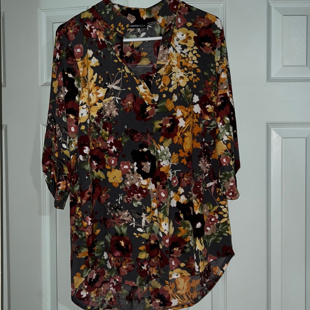Size M floral top